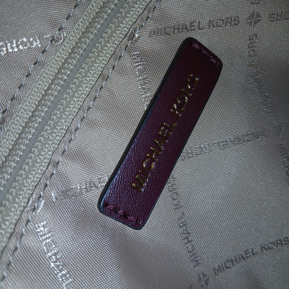 NWOT Michael Kors Oxblood Hamilton Satchel Crossbody Strap Gold Hardware - Picture 9 of 16